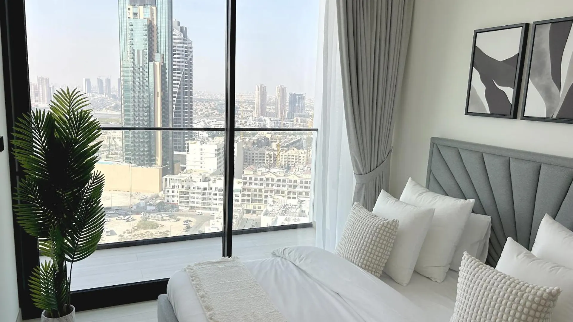 Brand New 1-Bhk In Jvc - Huge Balcony - Fully Eqpt Apartment Dubai 0*,