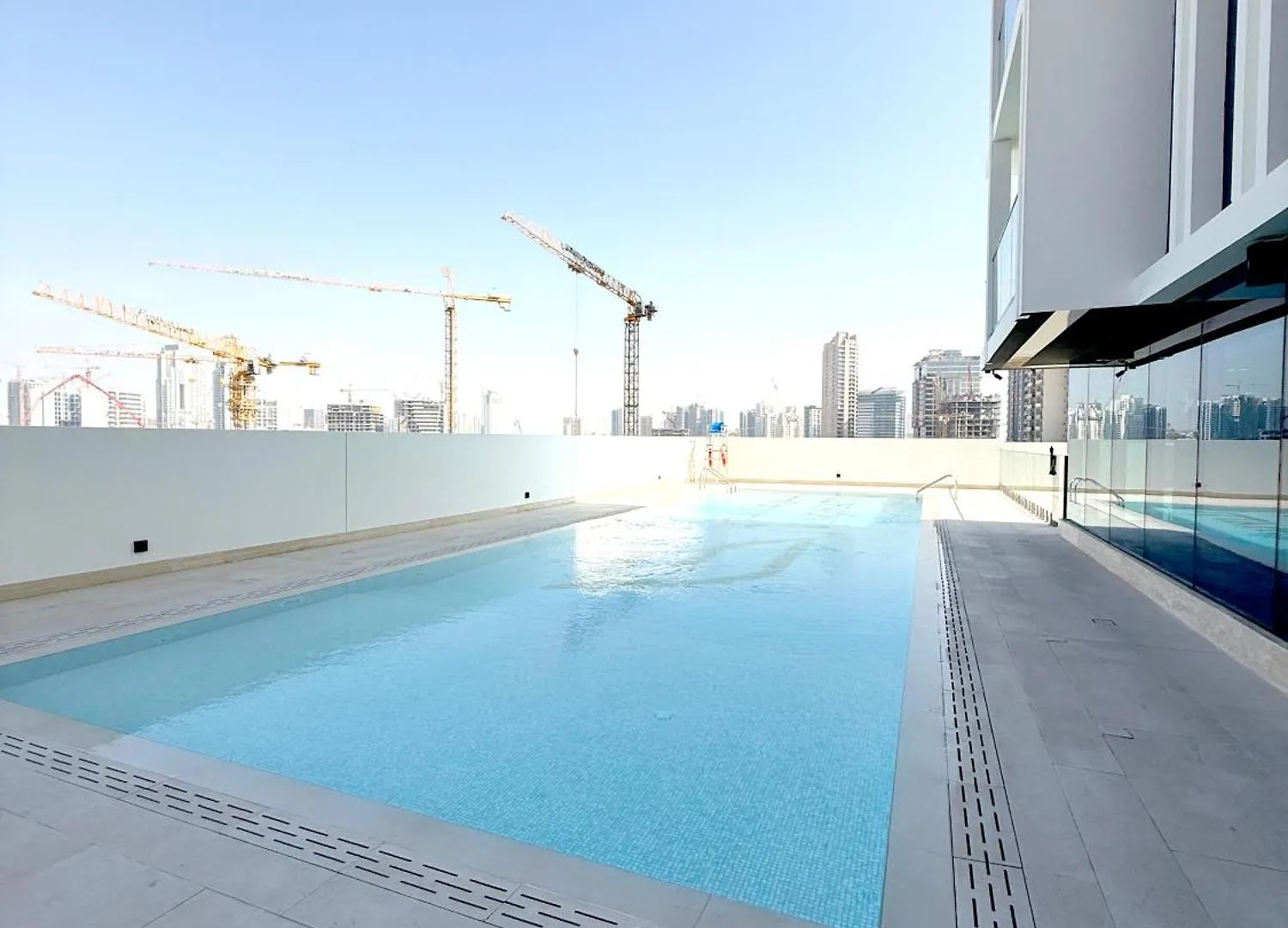 Brand New 1-Bhk In Jvc - Huge Balcony - Fully Eqpt Apartment Dubai