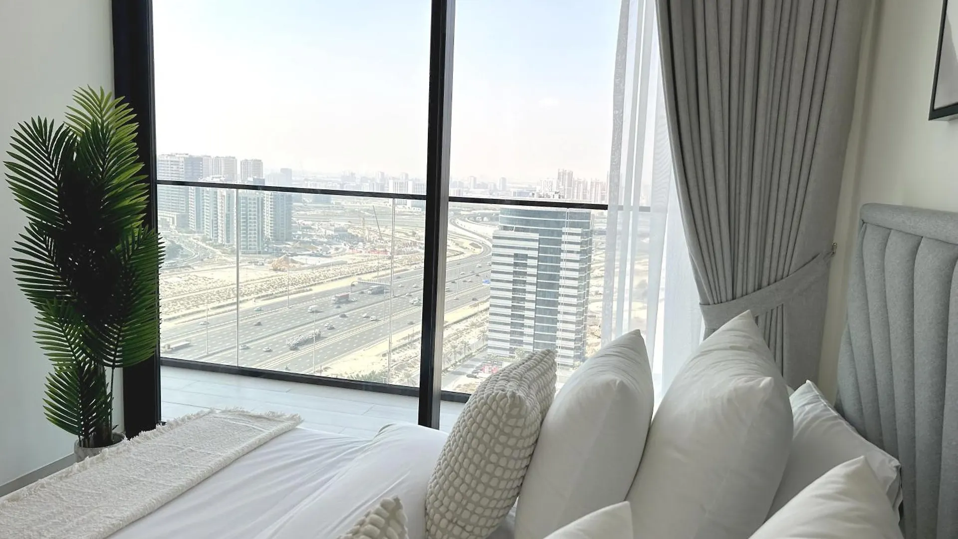Brand New 1-Bhk In Jvc - Huge Balcony - Fully Eqpt Apartment Dubai